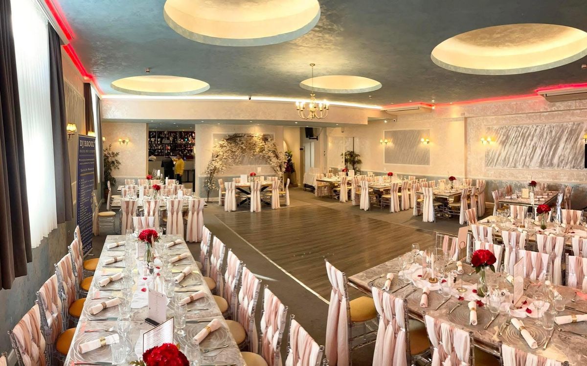 Sală decorată pentru eveniment